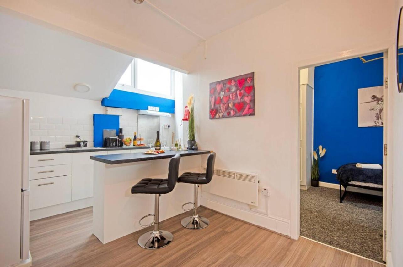5 Minute Walk From Bury City Centre -1 Bed Flat المظهر الخارجي الصورة